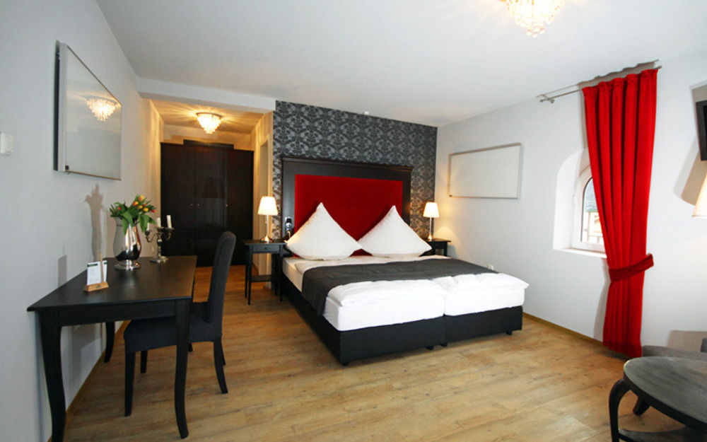 Hotel Restaurant Lindenhof Bad Laasphe Exterior photo