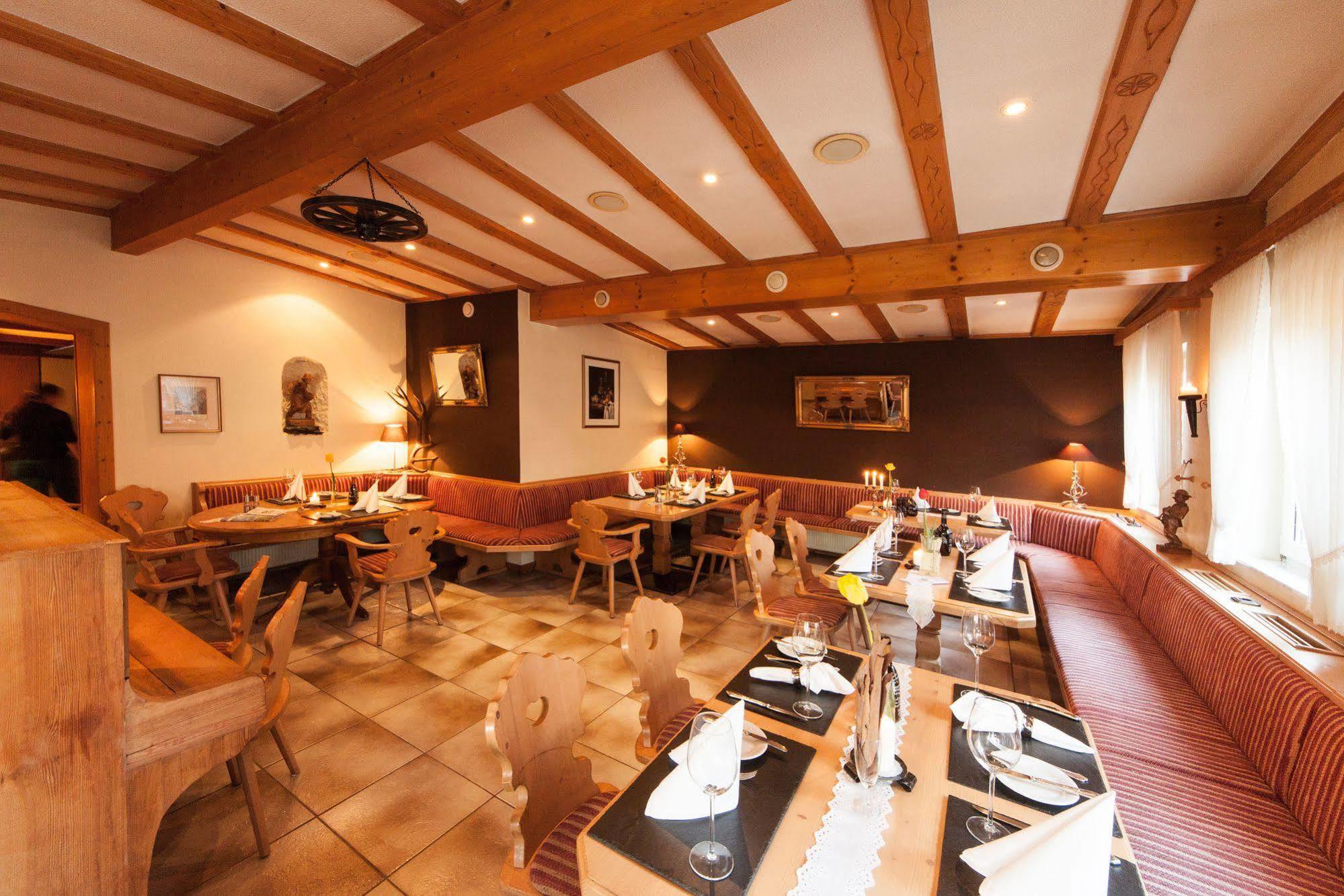 Hotel Restaurant Lindenhof Bad Laasphe Exterior photo