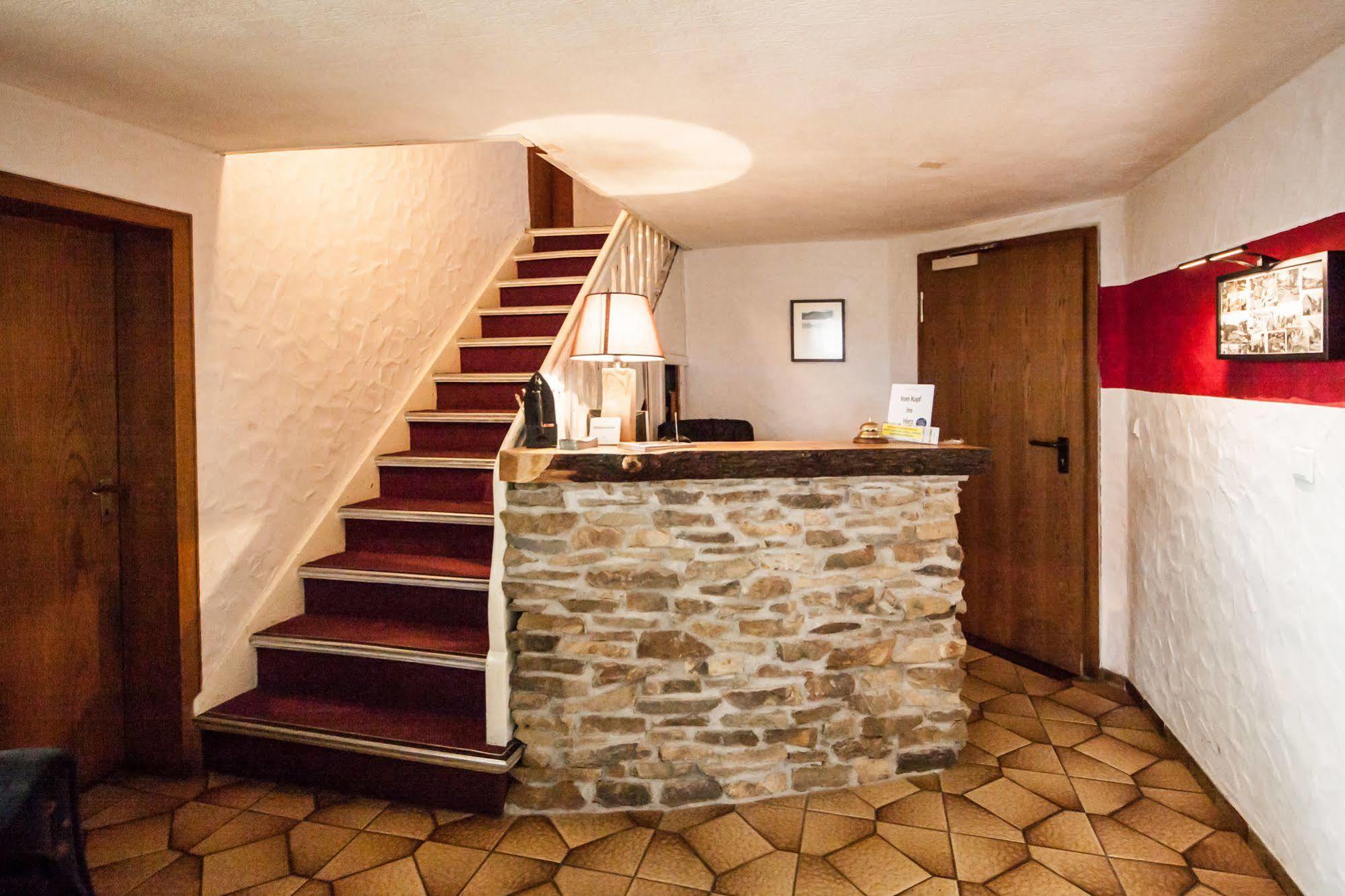 Hotel Restaurant Lindenhof Bad Laasphe Exterior photo